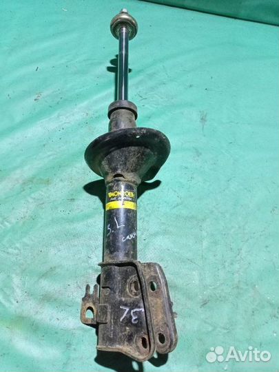 Амортизатор задний левый Land Rover Freelander