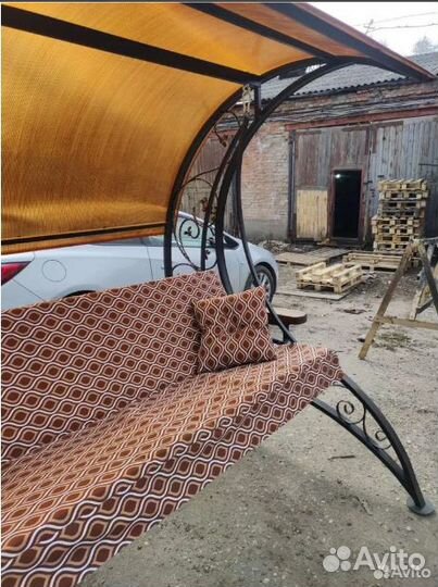 Качель дачная с навесом новинка