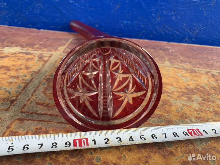 Рог сувенирный цветное красное стекло СССР