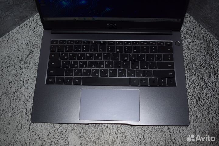 Ноутбук Honor на Ryzen 5 5500U/ 512 gb/ IPS