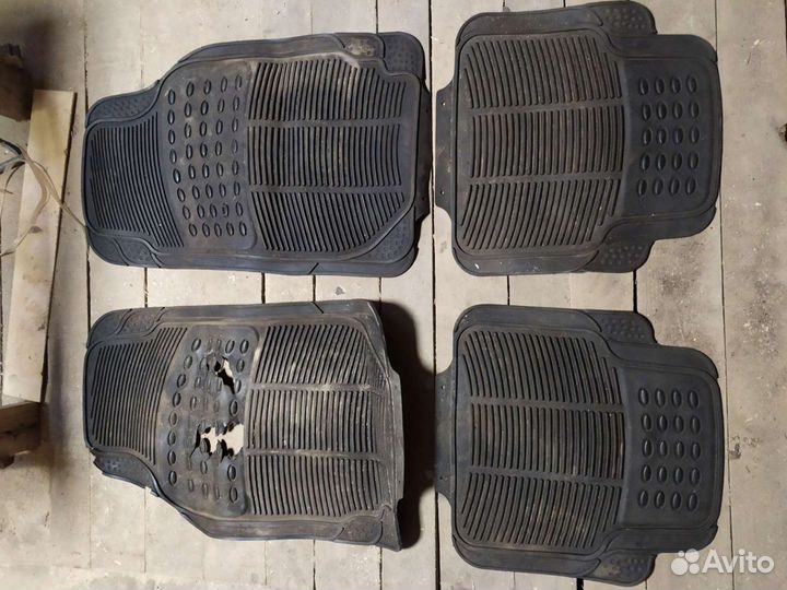 Коврики резиновые автомобильные Renault Laguna 3 I