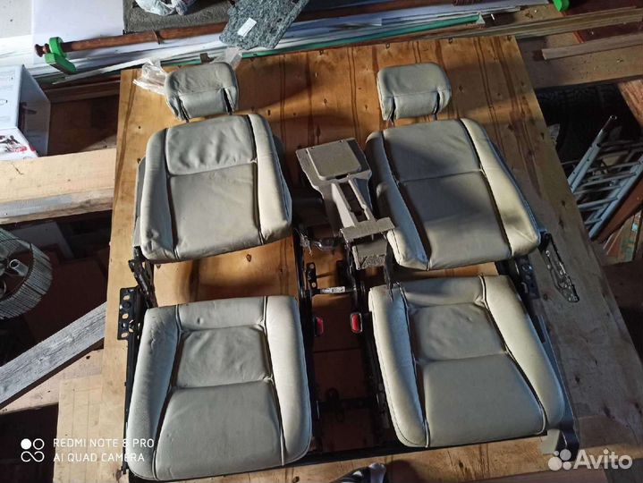 Третий ряд сидений Volvo xc90