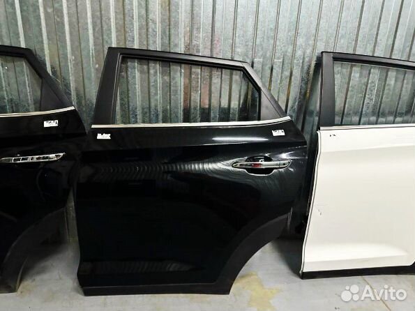 Левая задняя дверь Hyundai Tucson 3