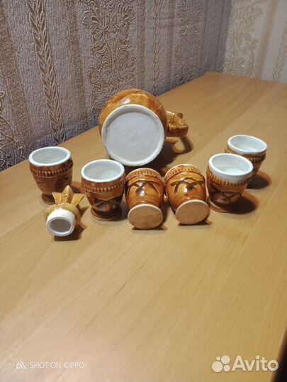 Глиняный кувшин для вина