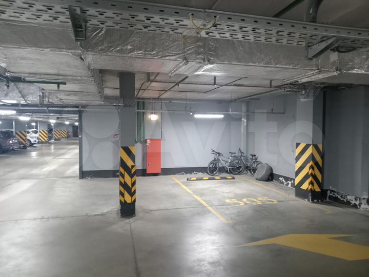 Машиноместо, 30 м²