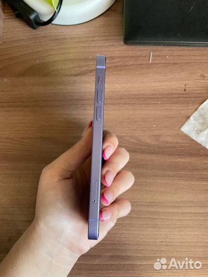 iPhone 12, 64 ГБ