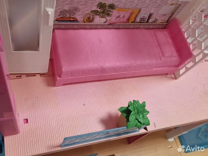 Большой кукольный домик