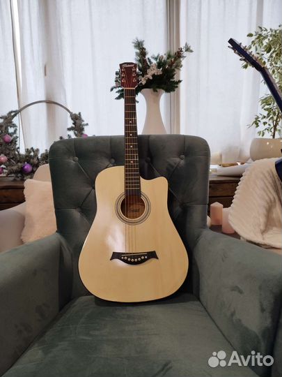 Гитара акустика