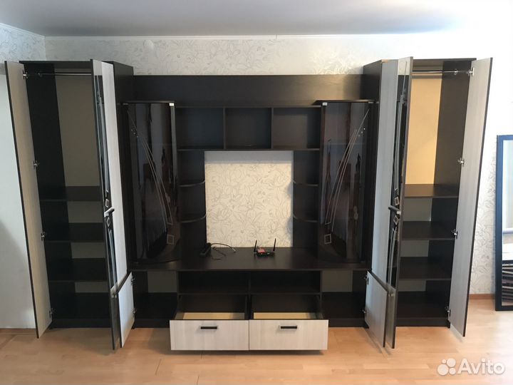 Стенка в гостиную