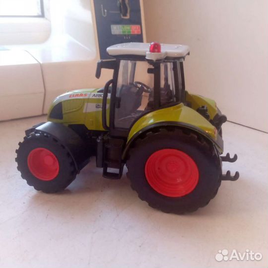 Модель трактора