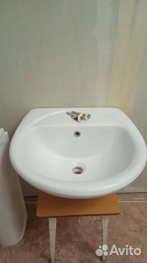 Раковина с подставкой