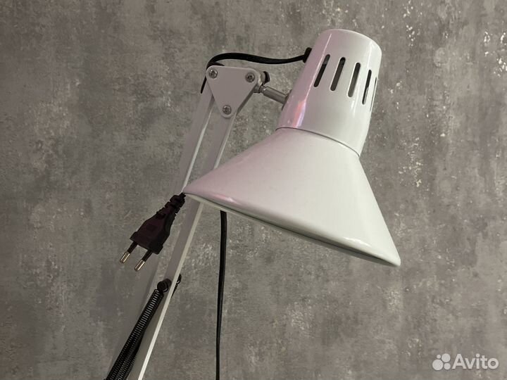 Лампа настольная