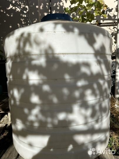 Бочка пластиковая 2000 литров