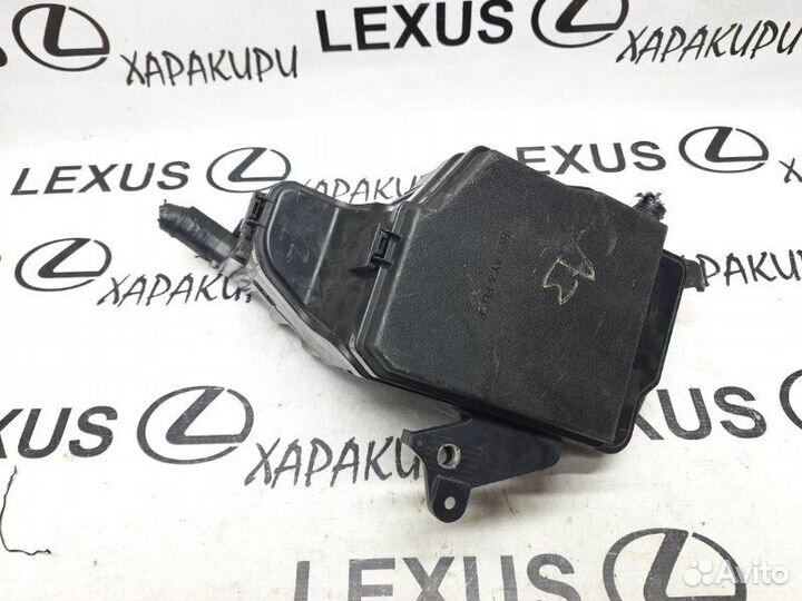 Блок предохранителей под капот Lexus Rx4 Rx200T