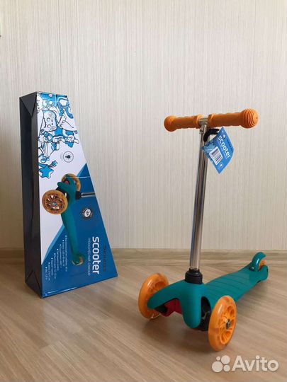 Новый самокат в коробке