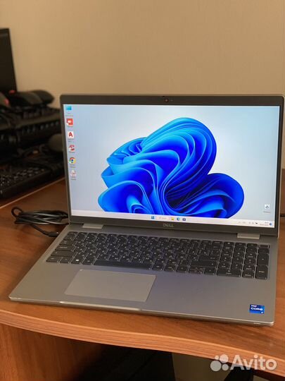 Ноутбук dell Precision 3561