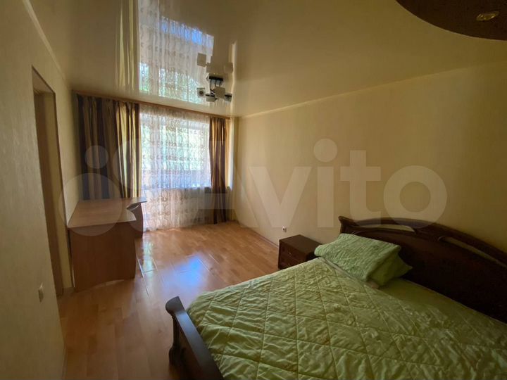 3-к. квартира, 80 м², 1/9 эт.