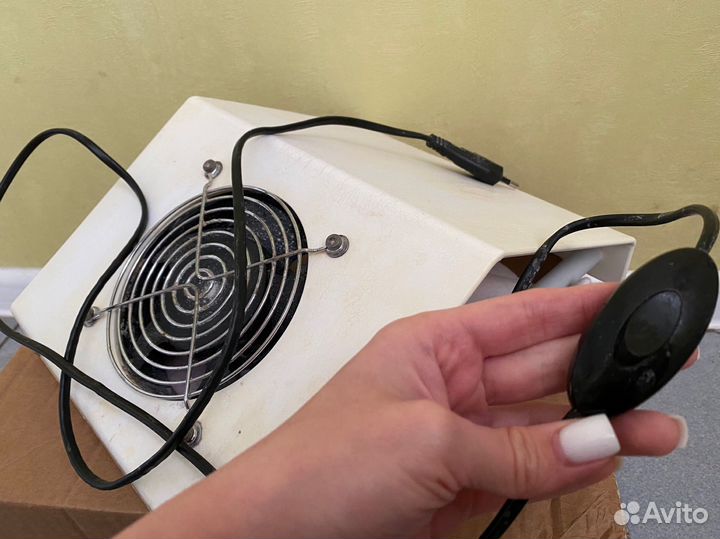 Маникюрный пылесос Emil X1