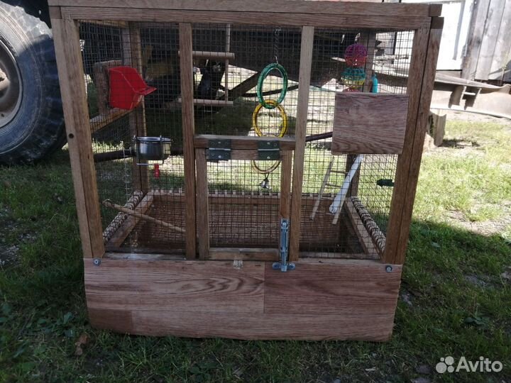 Продам клетку для попугаев