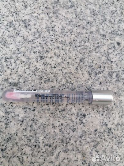 Блеск для губ volume shot