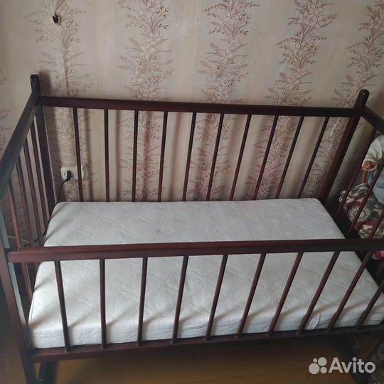 Детская кровать с матрасом