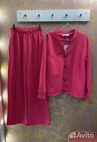 Костюм женский