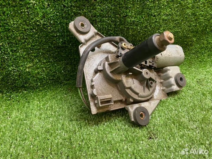 Моторчик стеклоочистителя задний Mitsubishi