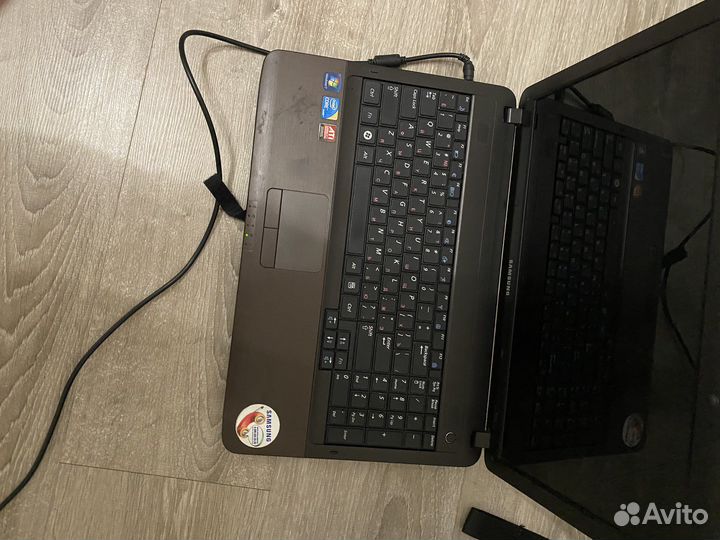 Ноутбук+зарядное устройство
