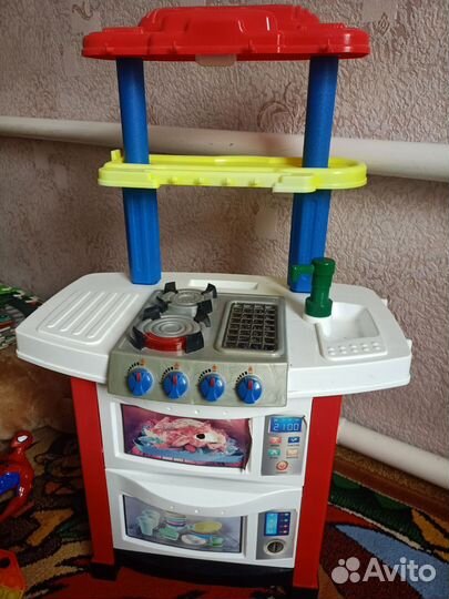 Детская игровая кухня с водой