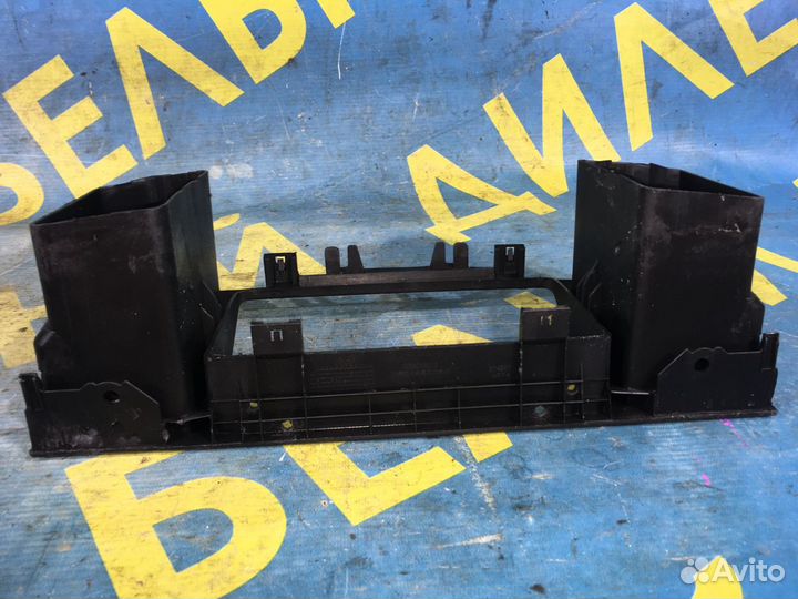 Рамка магнитолы Geely Vision