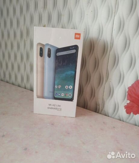 Xiaomi Mi A2 Lite Android One, 4/32 ГБ