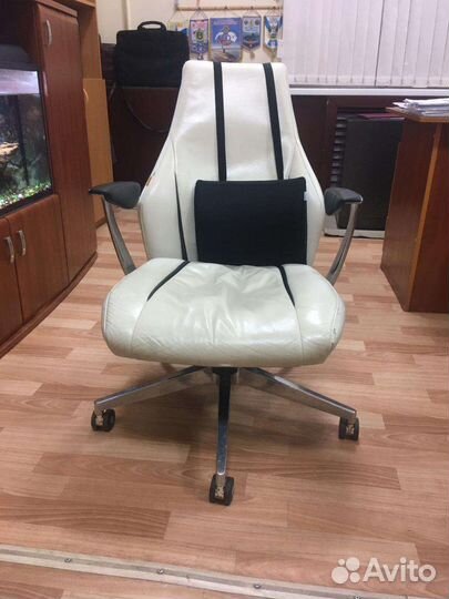 Продам кресло руководителя