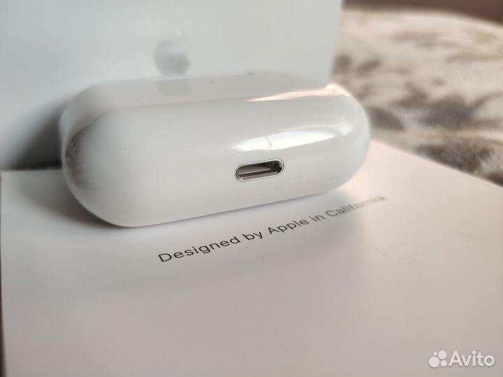 Беспроводные наушники Apple