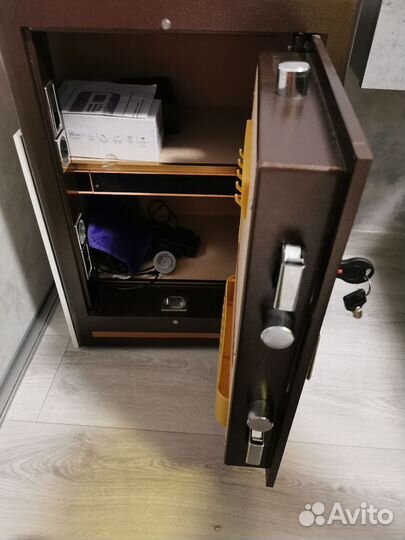 Сейф для денег и документов бу