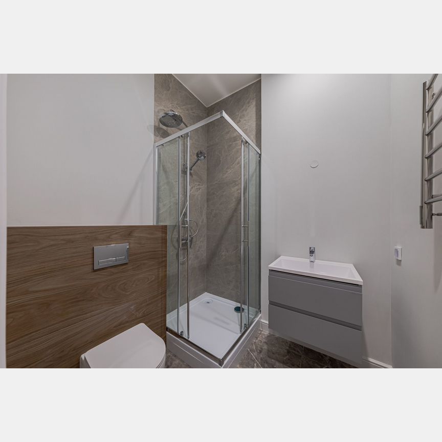 4-к. квартира, 132,7 м², 8/8 эт.