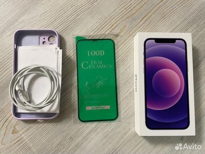 Телефон iPhone 12