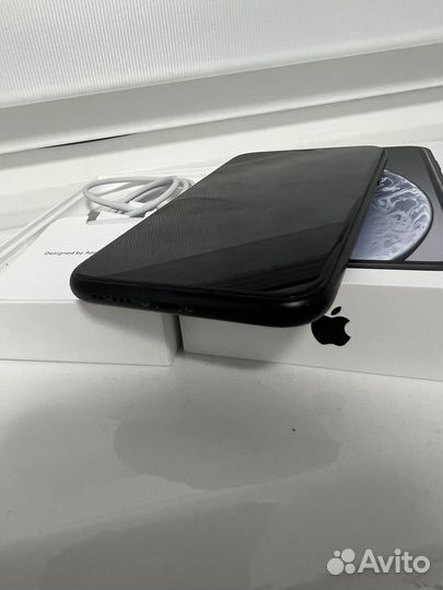 iPhone Xr, 64 ГБ