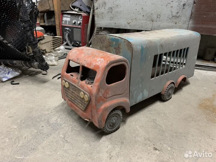 Игрушка СССР железная грузовик