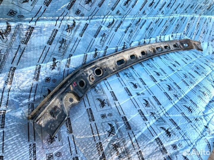 Кронштейн бампера передний Toyota Lc 200 2008-2011