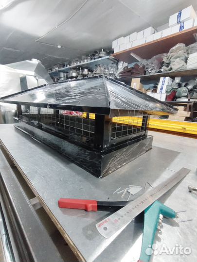 Дымник на трубу черный с сеткой 52*130