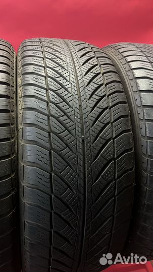 Goodyear UltraGrip Performance 2 225/55 R17 99V