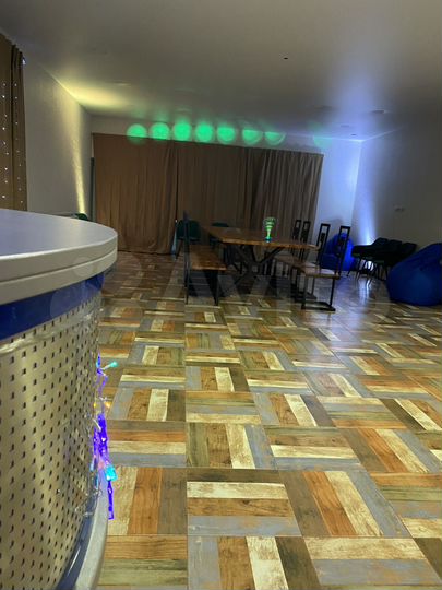 Коттедж 480 м² на участке 10 сот.