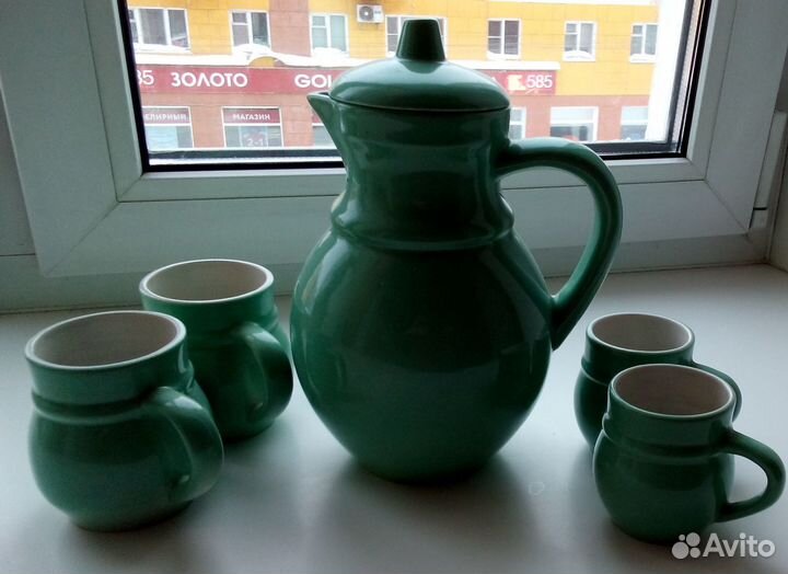 Кувшин керамический с бокалами