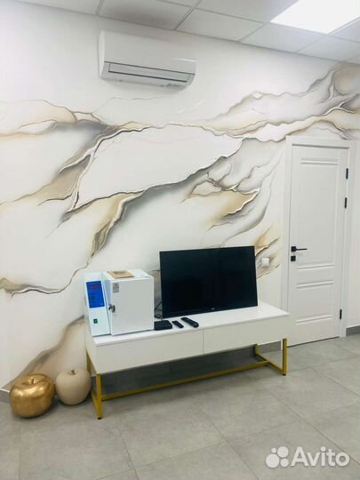 Роспись стены под мрамор