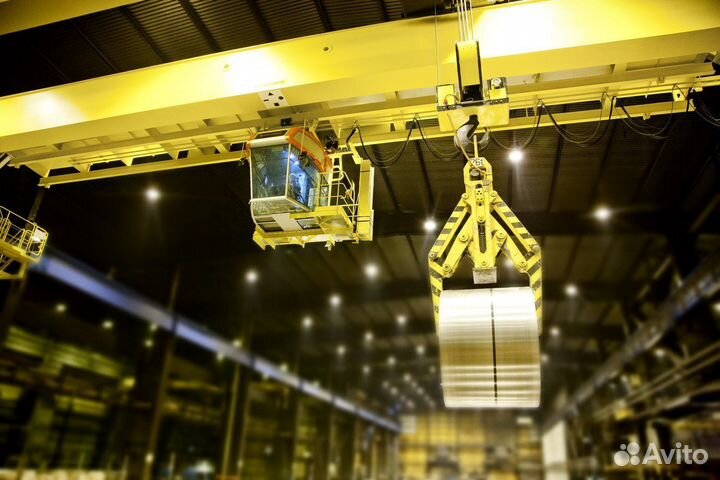 Машинист мостового крана