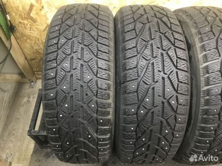 Tigar SUV Ice 215/65 R16 102T