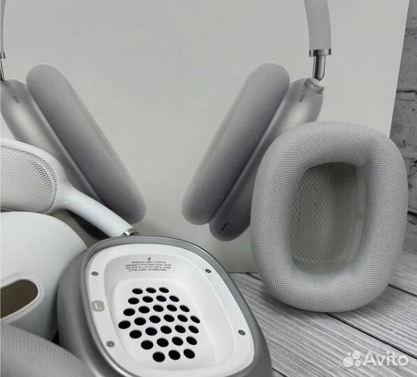 AirPods Max (Premium)