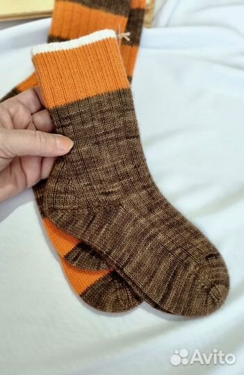 Полосатые вязаные носки