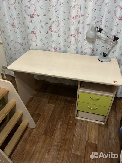 Продам кровать Легенда+ стол