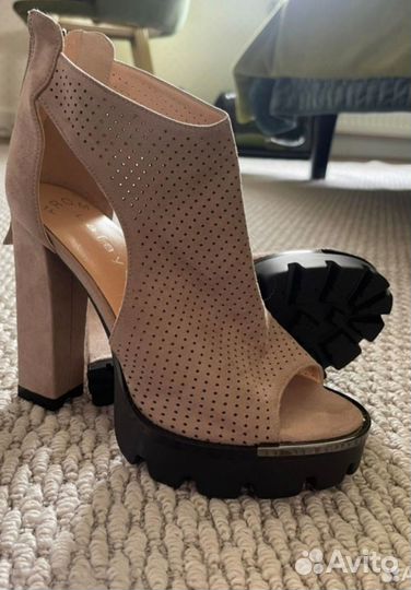 Новые ботильоны туфли босоножки 38 р